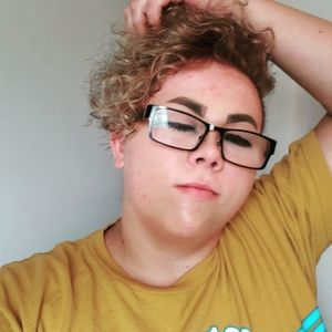 Meet your Posher, Elise